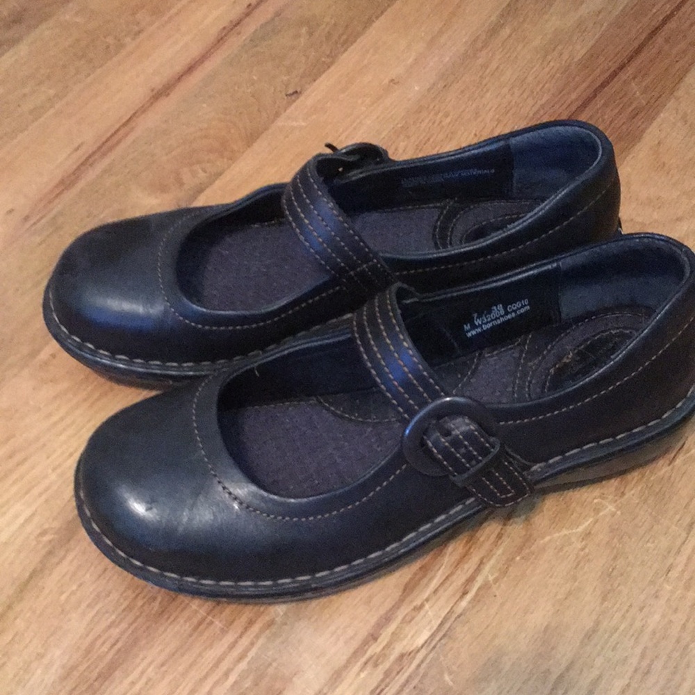 Barely worn black maryjanes